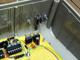 Keyboard connector screwed in